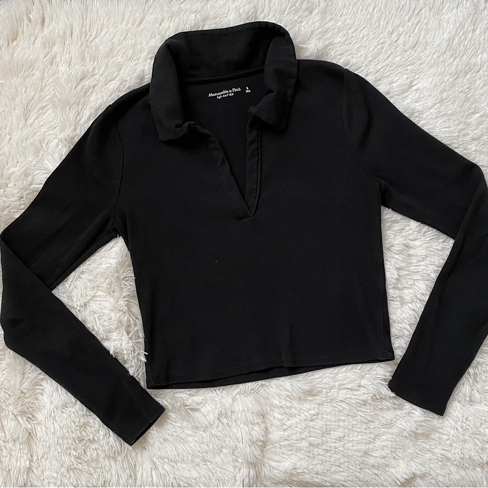 Ribbed Collared Cropped Top